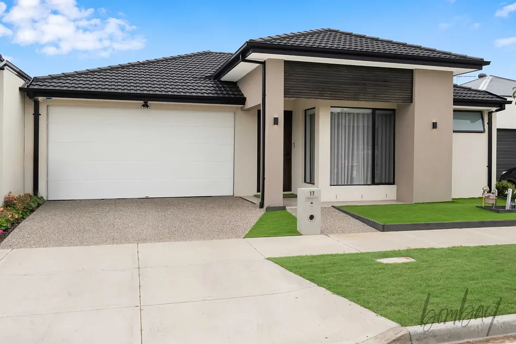 17 Sunnyside Drive, Mickleham, VIC 3064