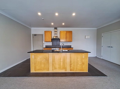 Rare 1 bedroom apartment in Flat bush