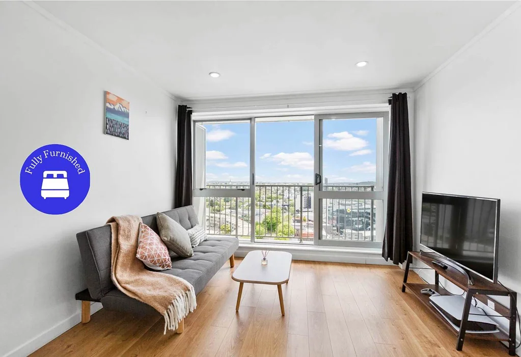 High-rise Furnished Apartment with Harbour View
