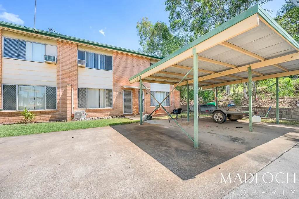 FULLY AIR-CONDITIONED NEAT 2 BEDROOM TOWNHOUSE