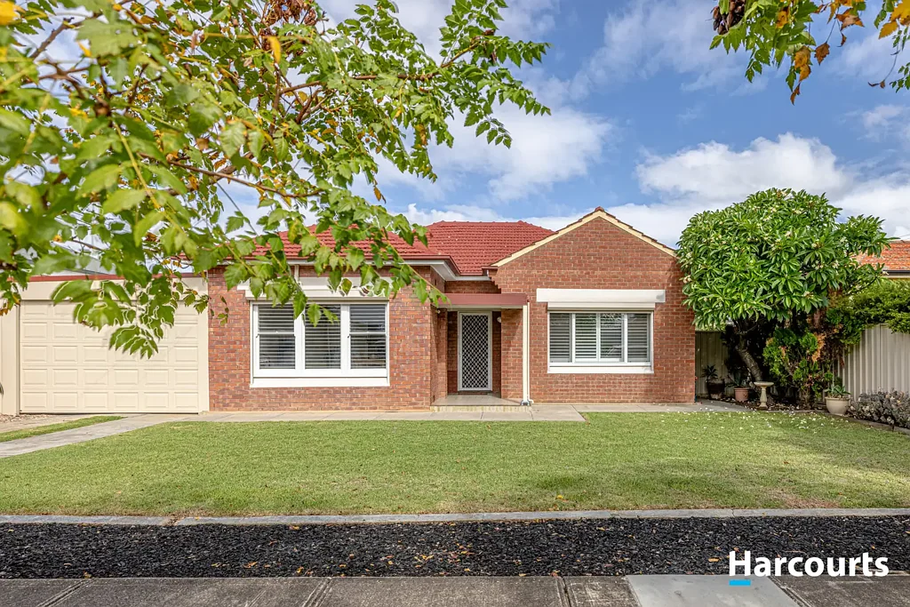 West Richmond 3房  Nicely presented throughout! Renovated and ready to be enjoyed. Lots of undercover garaging.