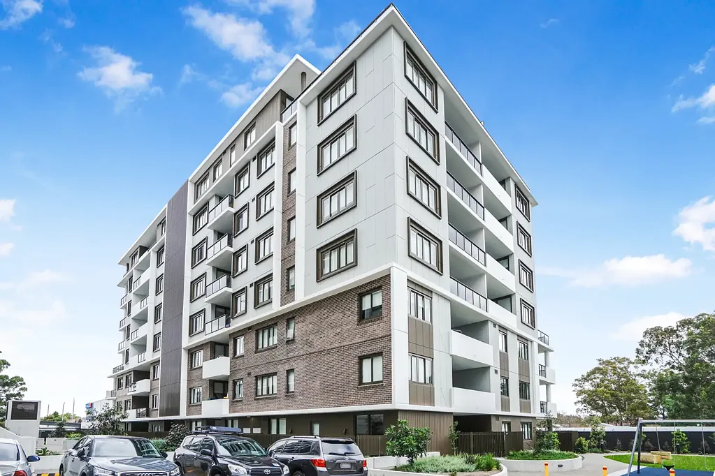 Bright & Modern 2-Bedroom Apartment