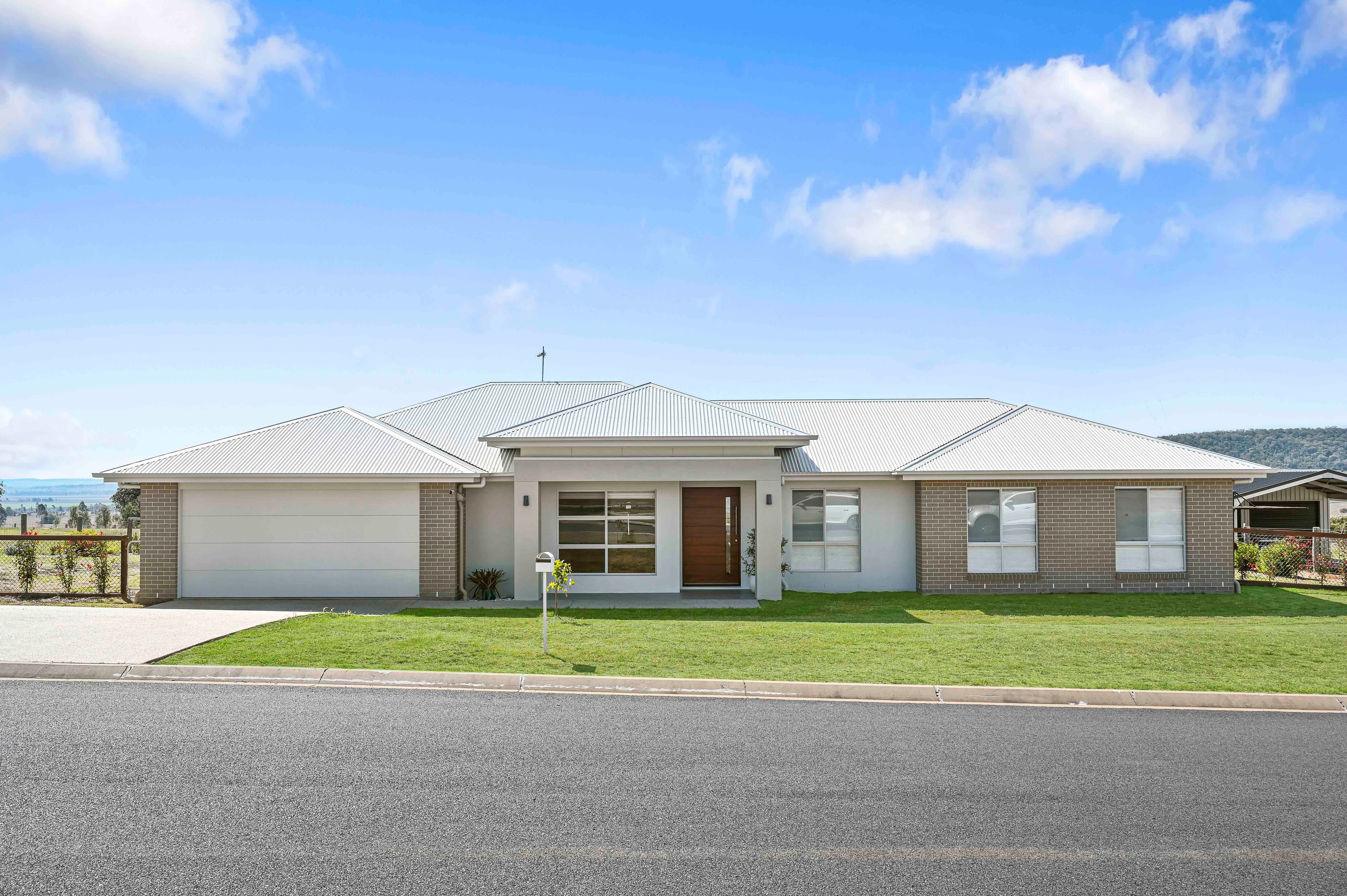 37 SOUTHERN CROSS DR, KINGSTHORPE QLD 4400, 0 રૂમ, 0 બાથરૂમ, House