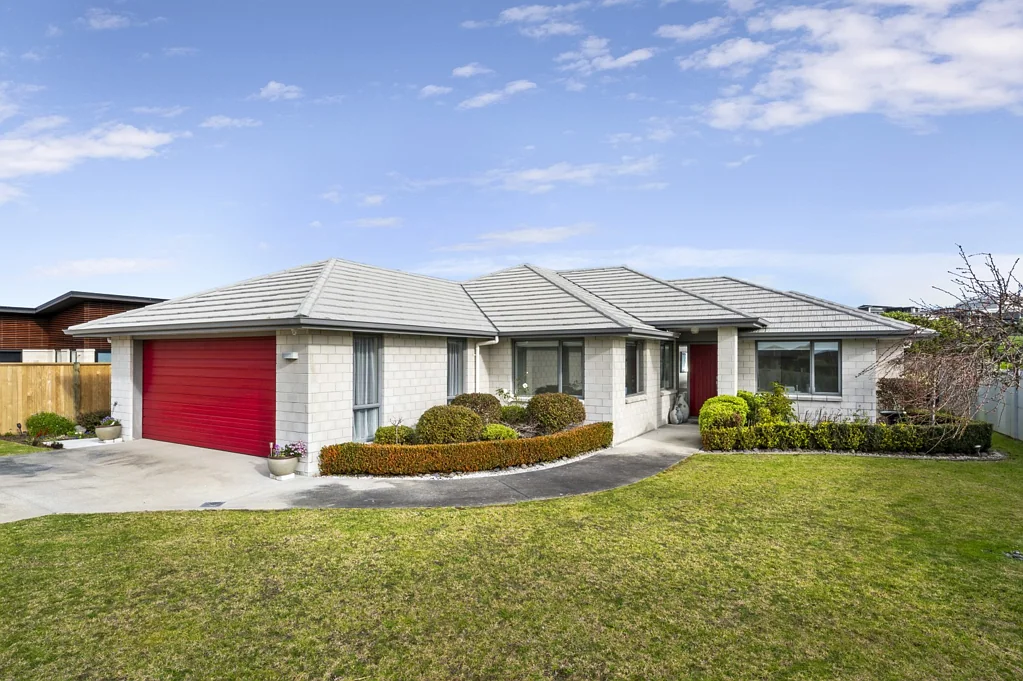 Omokoroa 4બેડરૂમ Elevated Family Haven with Superb Outdoor Living