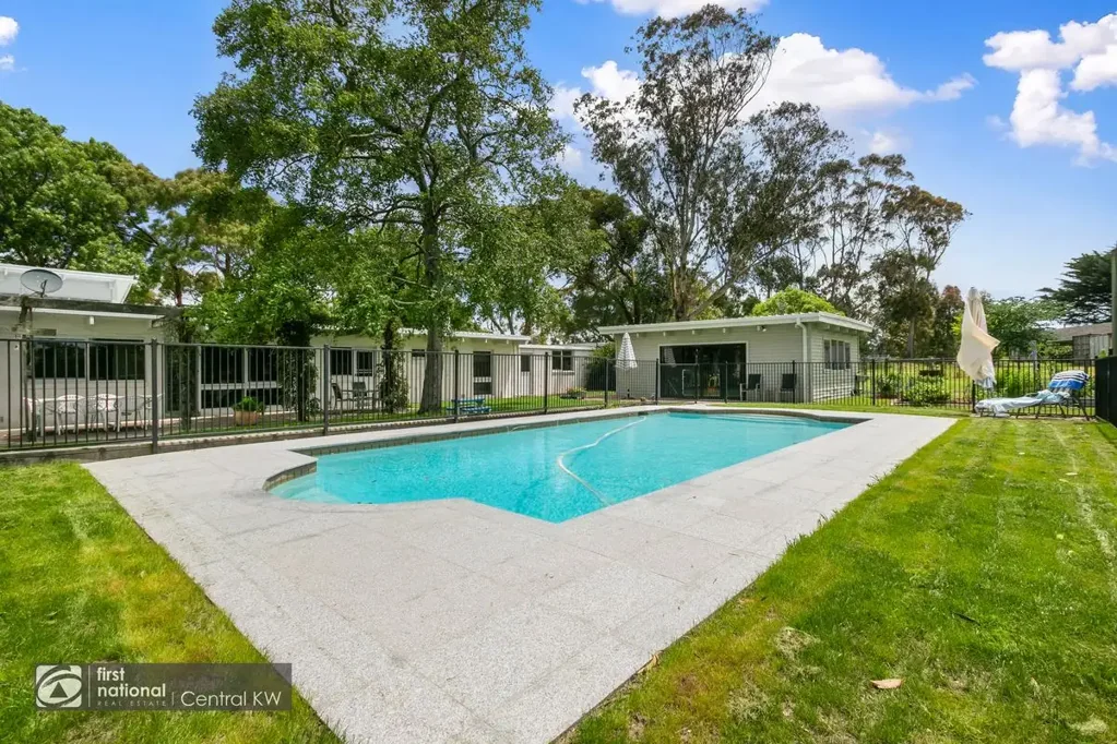 Yinnar 4房  Superb Lifestyle Property on 10 Acres