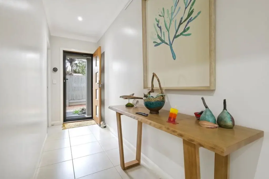 Centenary Heights 3Zimmer Peaceful & Private North-Facing Unit in Sought-After Centenary Heights