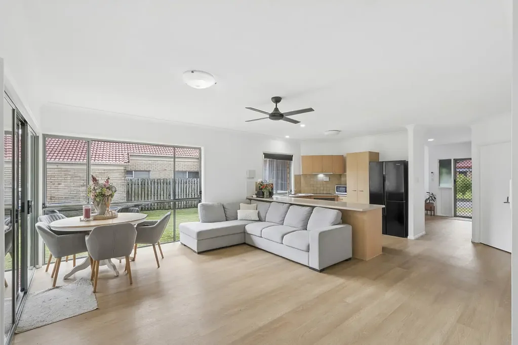 Upper Coomera 3कमरा Move in Ready - 635m² Block - Room for Pool, Caravan & More
