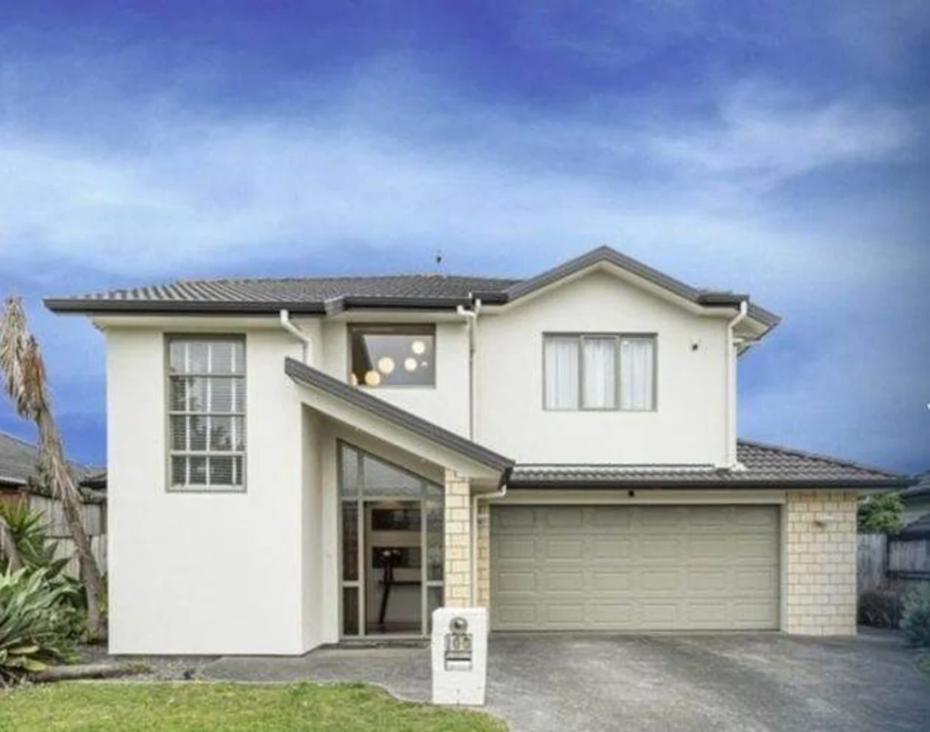 Convenient 5 Bedroom Family Home