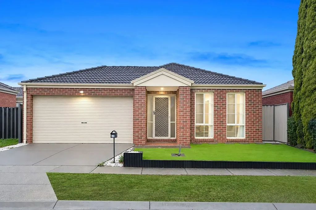 Tarneit 4બેડરૂમ Immaculately Presented Family Home with Fresh Updates & Fantastic Location