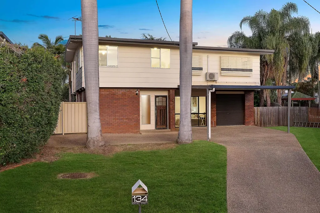 Frenchville 4Kwarto Two Levels of Lifestyle & Comfort with Room to Entertain
