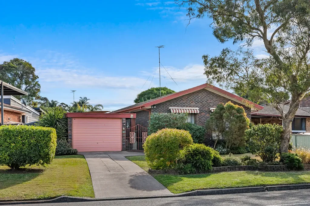 South Penrith 3房 步行至 Southlands 和学校 Walk to Southlands and Schools