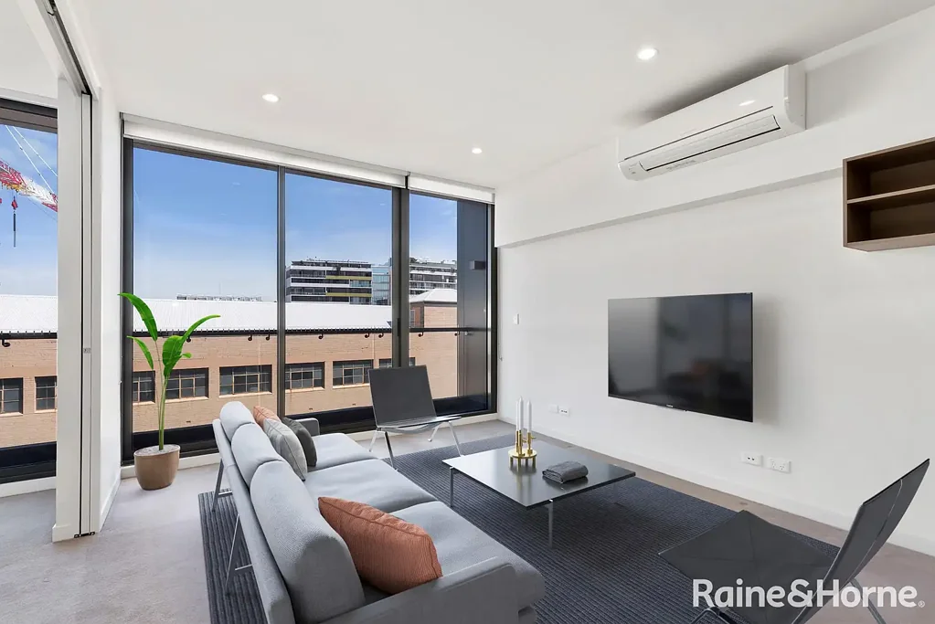Spacious Bright Beautiful Apartment - Leased At First Viewing