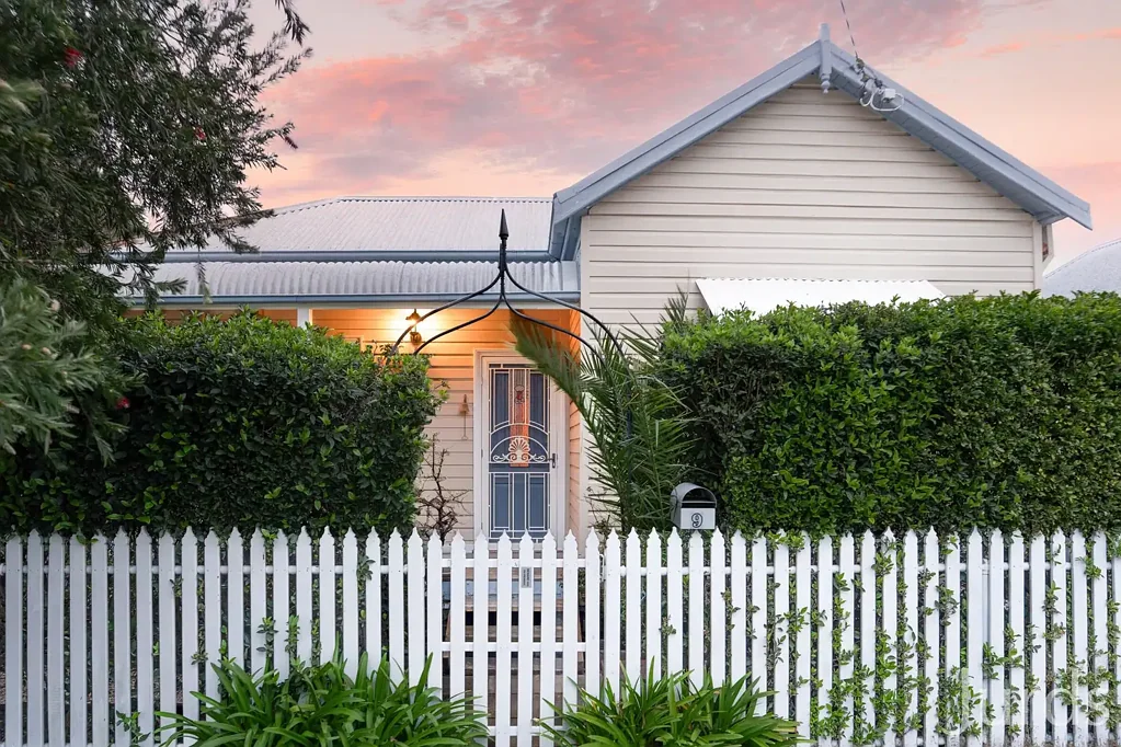 Cessnock 4Kwarto Charming Period Elegance Meets Private Resort-Style Living