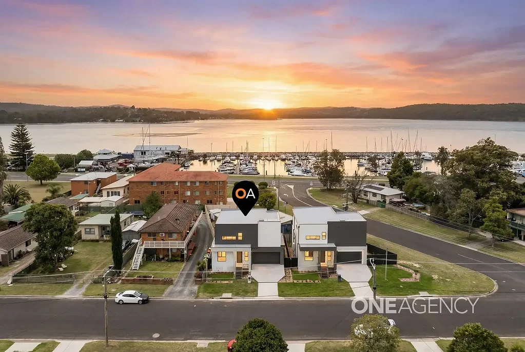 Batemans Bay 4 Slaapkamer ELEVATED BAYFRONT LIVING – WHERE LUXURY MEETS THE HORIZON