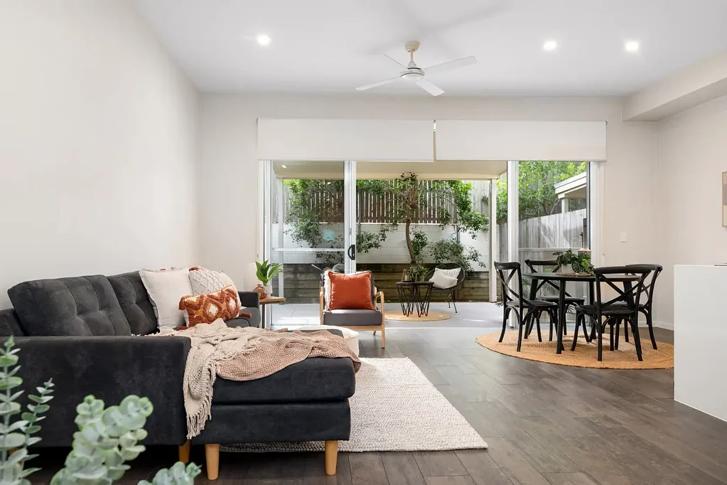 Greenslopes 3Phòng ngủ ****Under Contract, Open Home Cancelled****