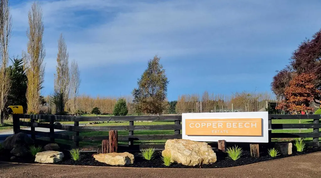 Woodend Copper Beech Road - Titled lifestyle sections