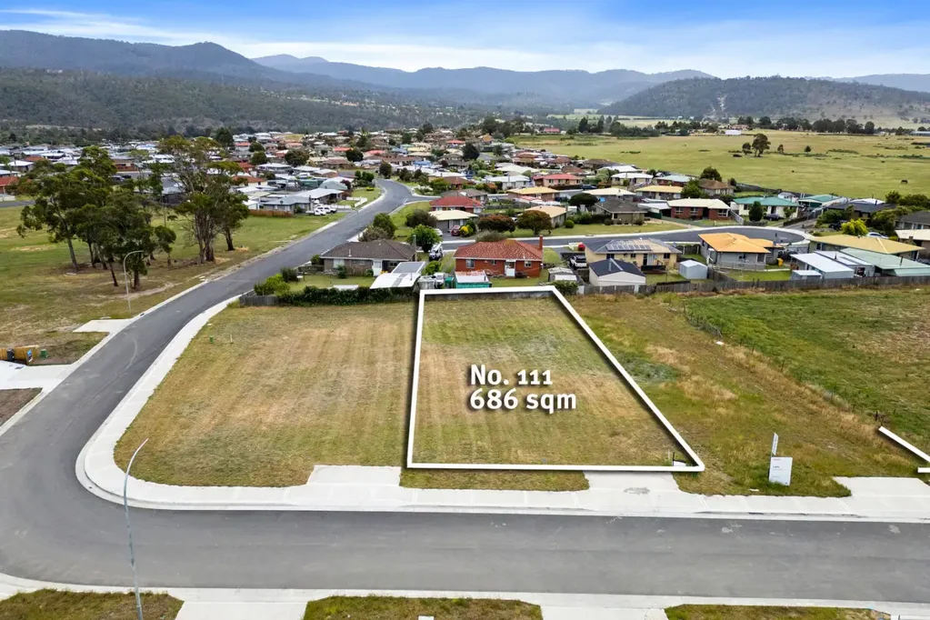 New Norfolk Flat 686 sqm allotment with development potential