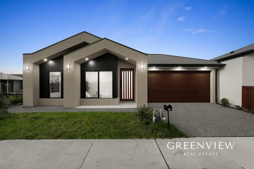 Clyde North 4Kwarto Modern Elegance Meets Effortless Family Living