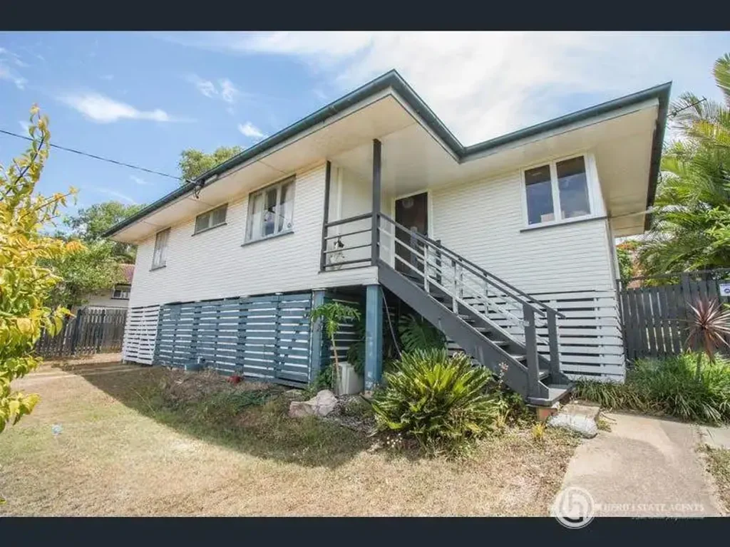 For Rent in Riverview- Features Galore Once You Open the Door