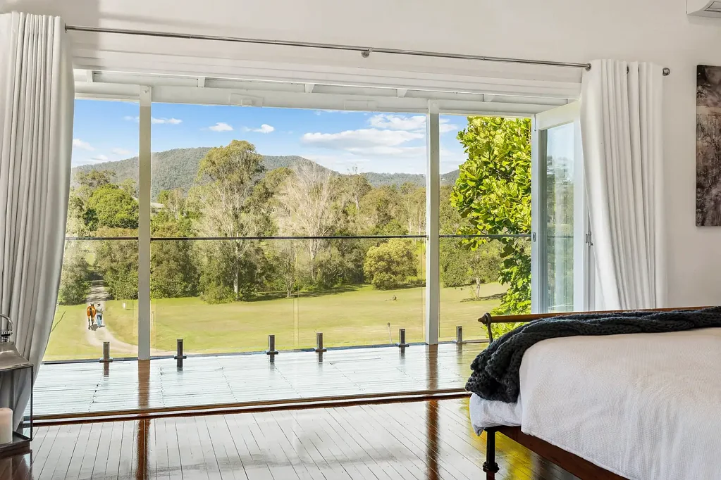 Samford Valley 6कमरा Dream dual-living estate in one of Samford Valley's most sought-after pockets