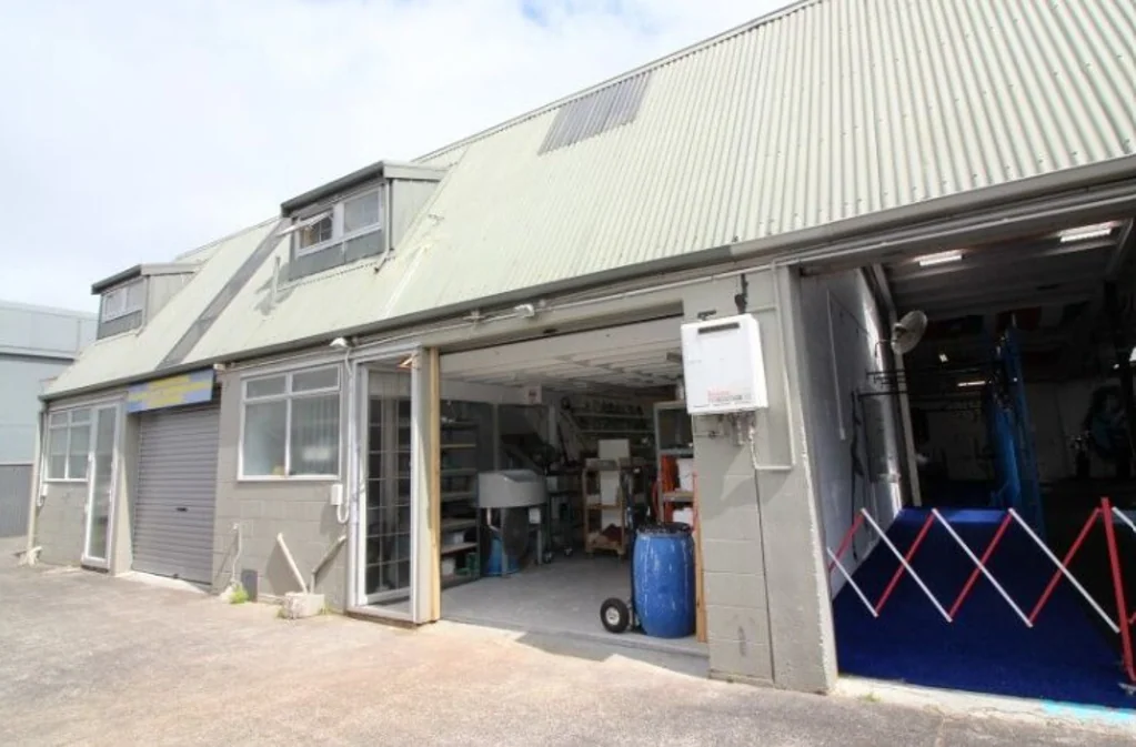Northcote Excellent tradesman unit