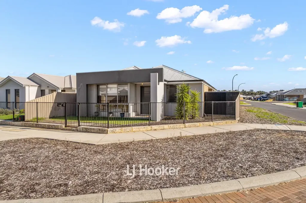 16 Tiffany Centre, Dalyellup, WA 6230