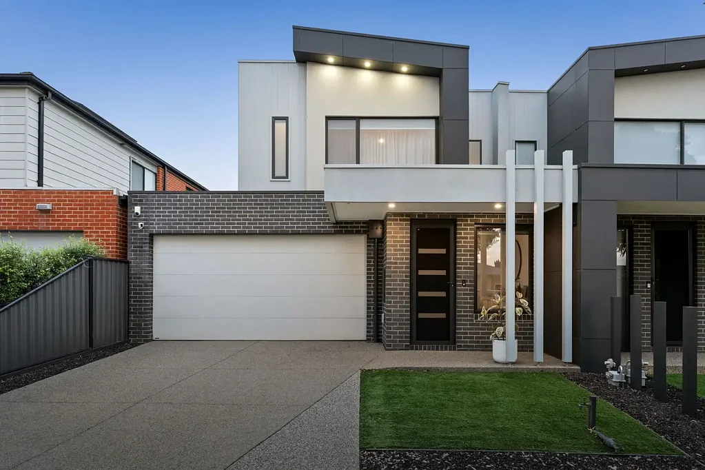 Point Cook 4chambre Luxury Living Meets Everyday Family Comfort