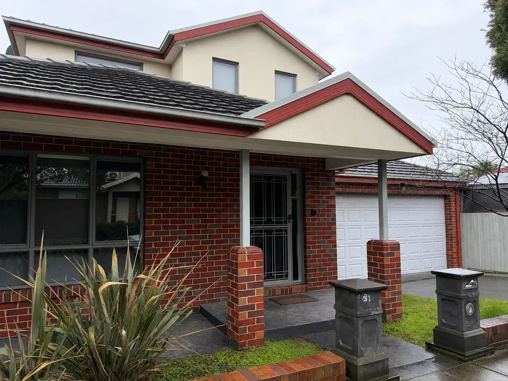 Stylish Living in a Superb Street-Front Setting!