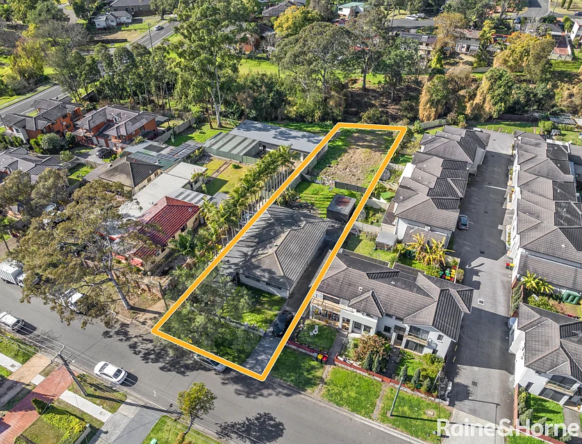 14 B Myee Rd, Macquarie Fields, Macarthur Region, 6 침실, 4 욕실, House