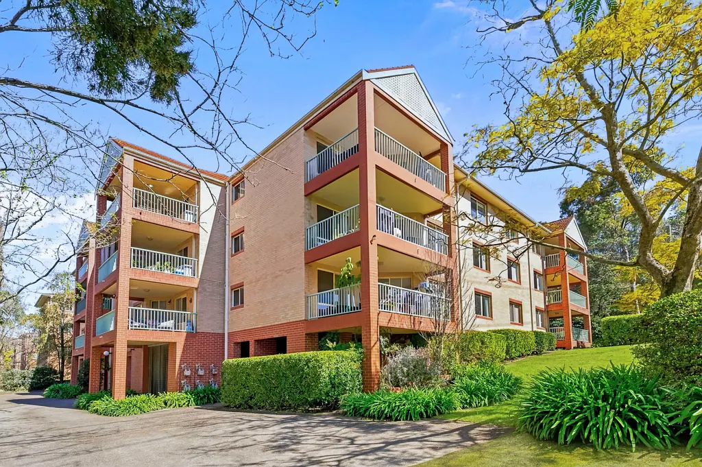 Hornsby 2Kwarto Light-Filled Northerly Facing Unit in a Prime Hornsby Location