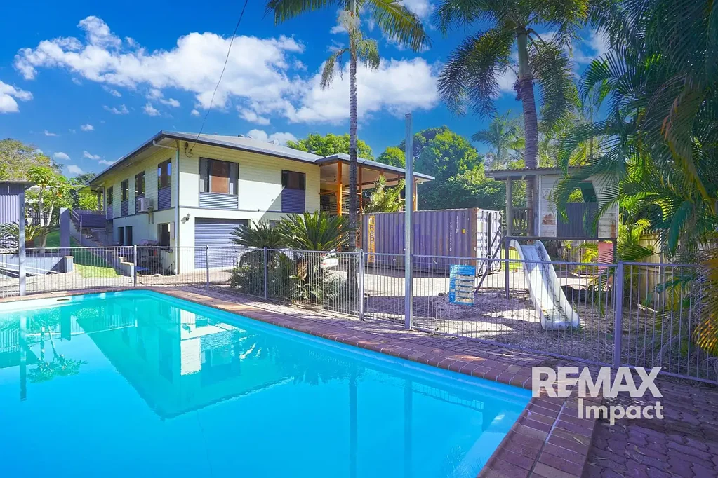 Mareeba 5房  Spacious Dual-Living Retreat - Style, Space & Versatility for the Whole Family