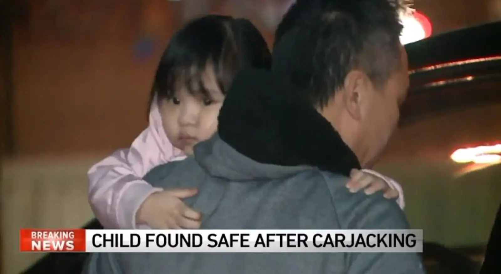 只因未做这件事!华裔女子下车加油!幼女连人带车被劫走...