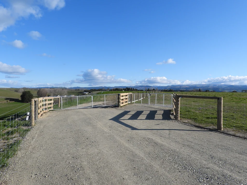 Maheno Views and privacy
