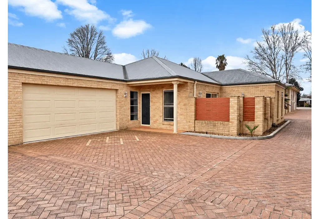 Modern 3 Bedroom Home Close to the CBD
