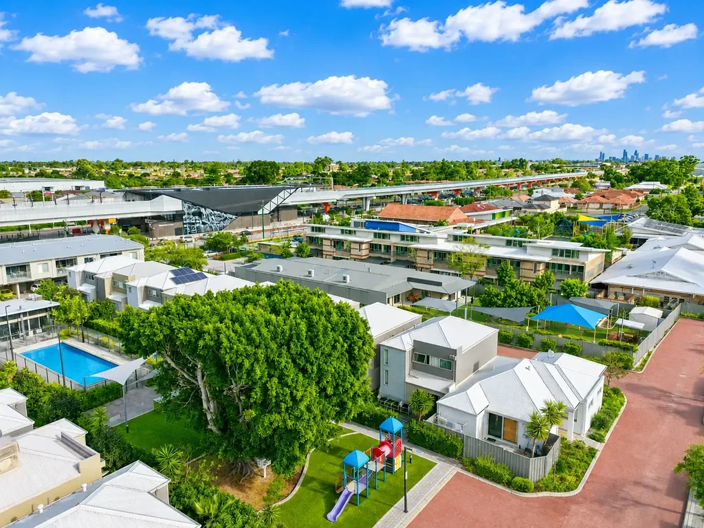 Queens Park 3房  Premium Double Storey Home in a Secure Position