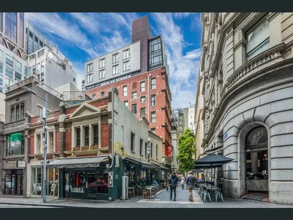 Melbourne 1房 历史魅力现代生活 心脏地带精品大厦 宽敞一卧室 自然光线高天花板 船型厨房时尚功能 现代套间浴室 墨尔本城市能量 咖啡馆餐厅近在咫尺 Cozy Apartment with Excellent Returns