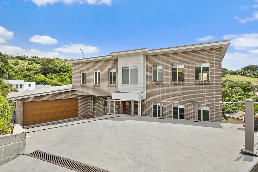 Beautiful Family Home in Quiet Cul-de-Sac - Spacious, Modern & Full of Light