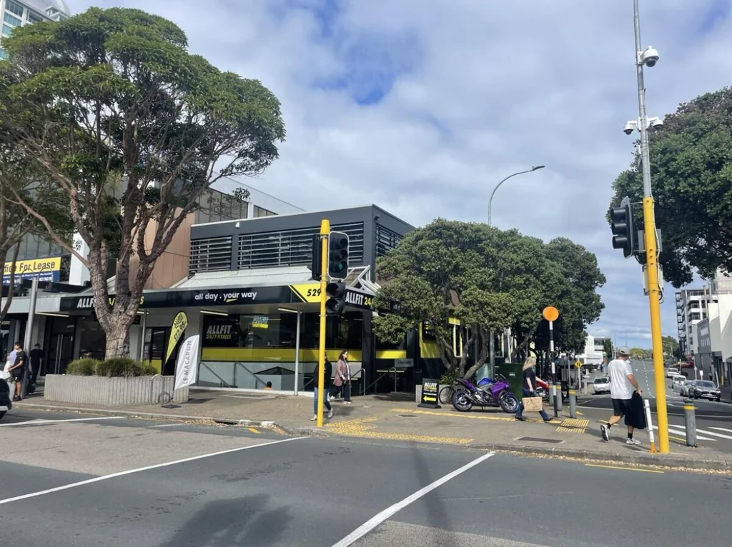Takapuna 760 sqm Modern Office