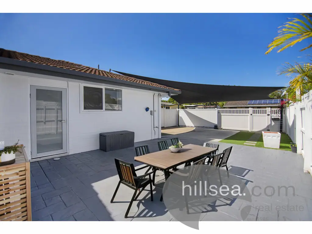 1/152 Kumbari Avenue, Labrador, QLD 4215