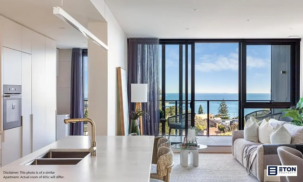 Executive large Living at Hampton Quarter