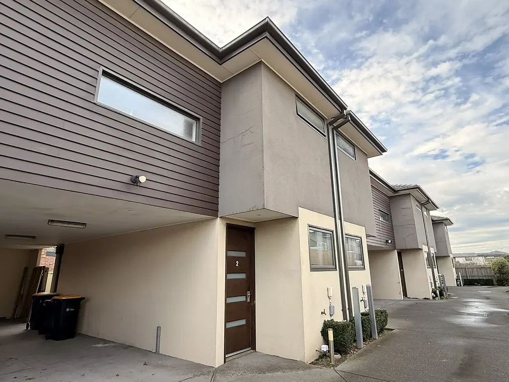Modern two bedroom & two bathroom townhouse