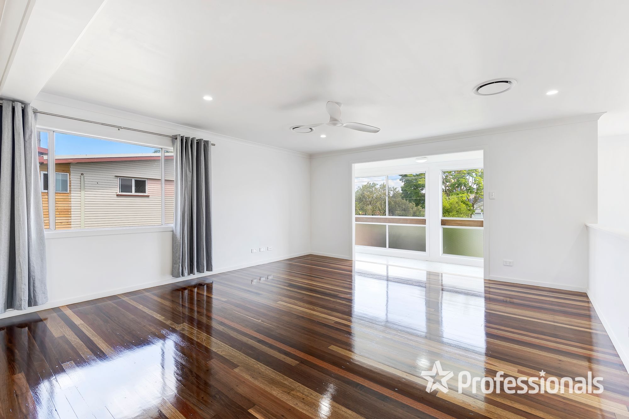 14 CARRAMA CR, FERNY HILLS QLD 4055, 0 chambres, 0 salles de bain, House