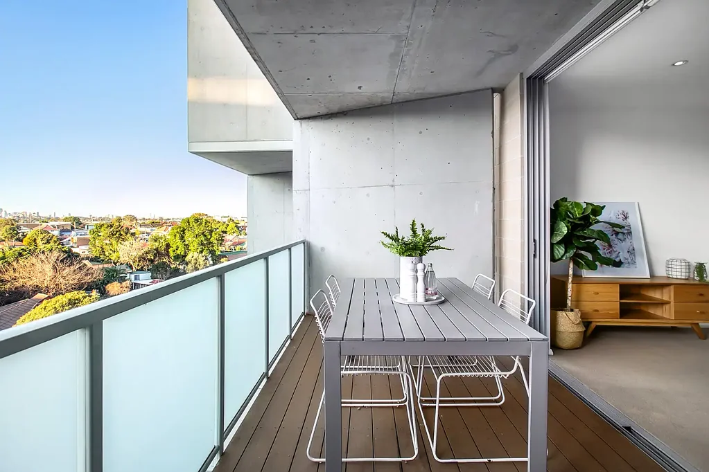 Marrickville 1कमरा Designer style, light and northerly city views