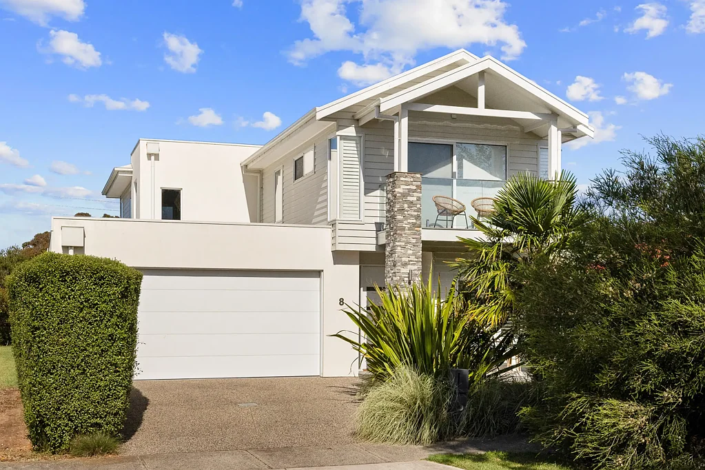 8 Cove Place, Cowes, VIC 3922