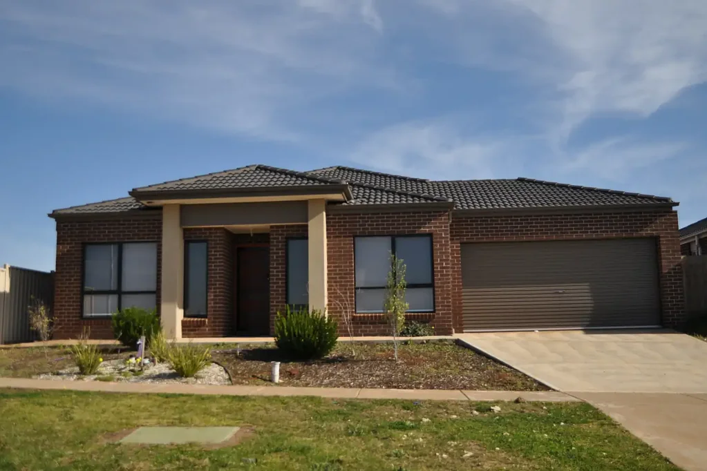 Ex-Display Home in a Highly Sought Location!