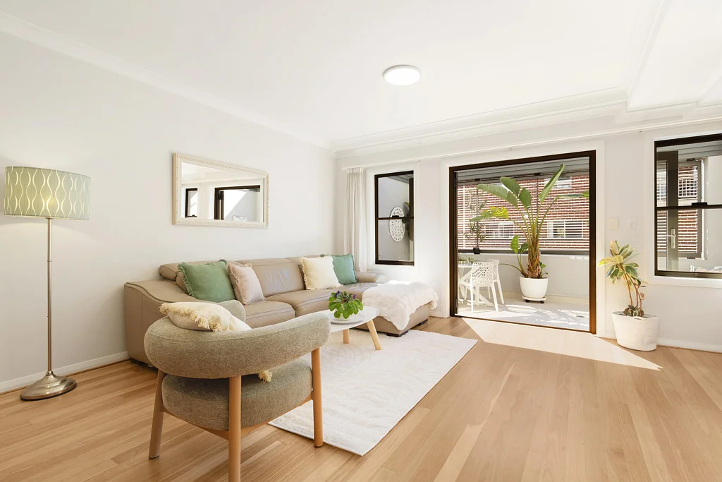 Lane Cove 4 Slaapkamer Sunlit four-bedroom townhouse where tranquility meets convenient resort-style living
