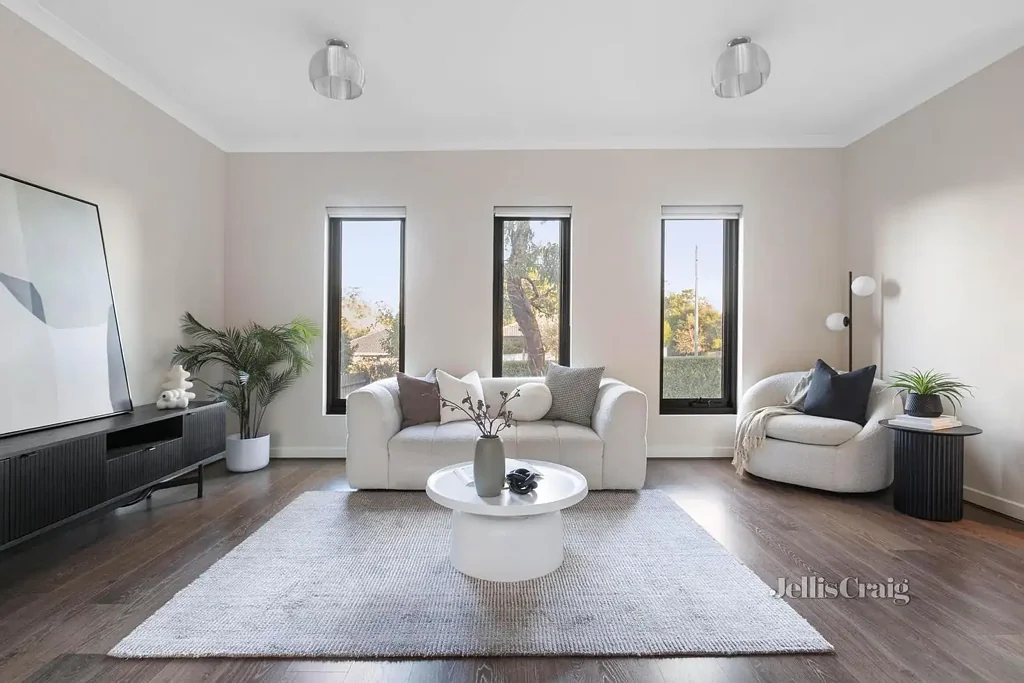 Greensborough 3 Bedroom Modern Double Storey Street Appeal in Central Greensborough Location