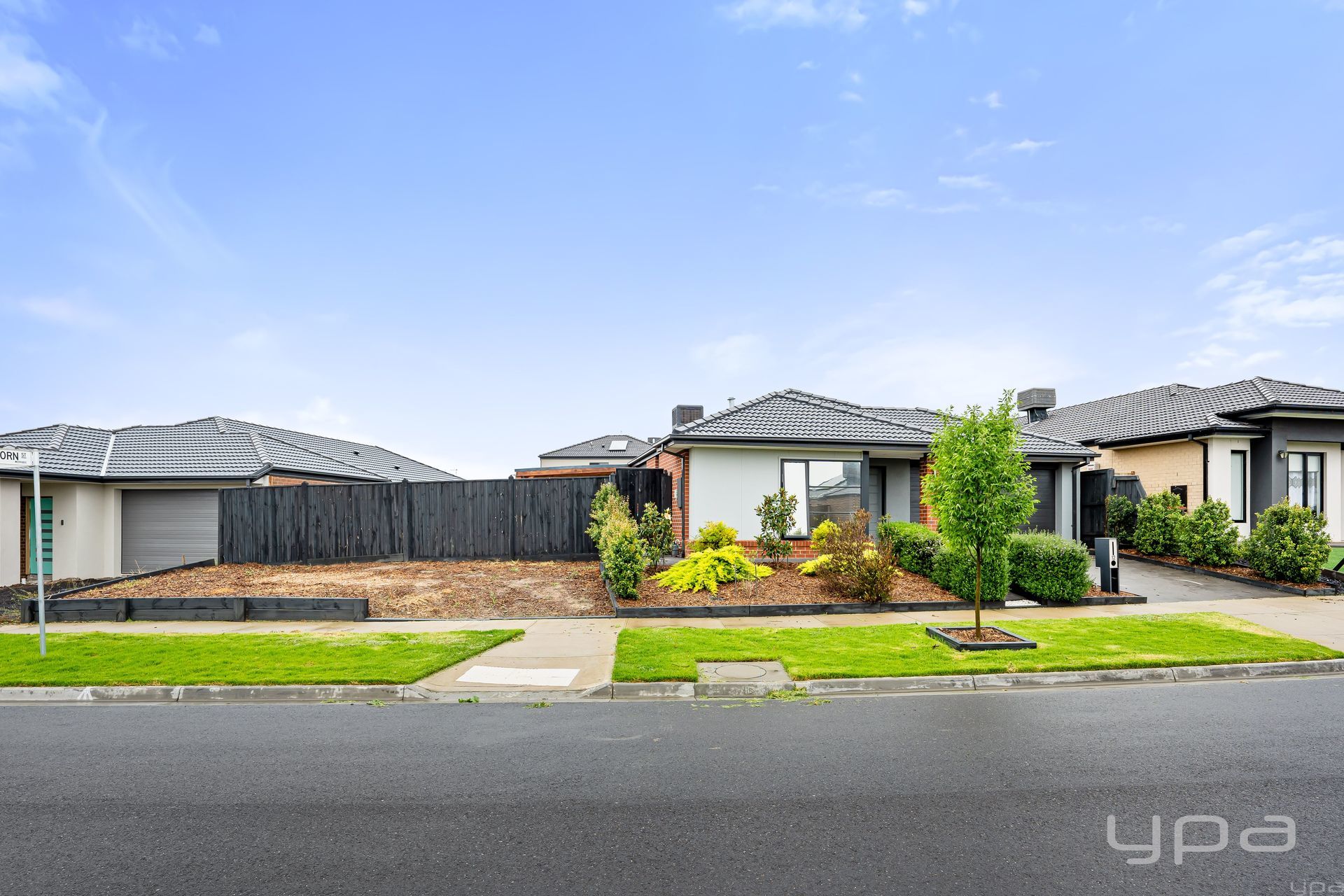 12 LANCASHIRE DR, WERRIBEE VIC 3030, 0 Kuwarto, 0 Banyo, House