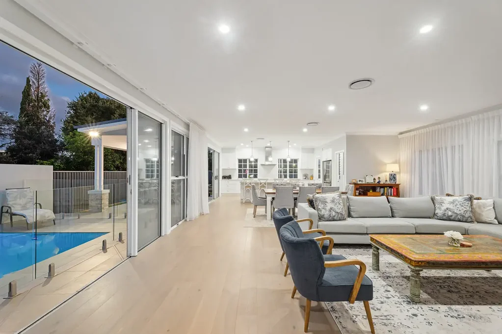 Southport 4 Slaapkamer Hamptons-Inspired Luxury in the Prestigious TSS Precinct