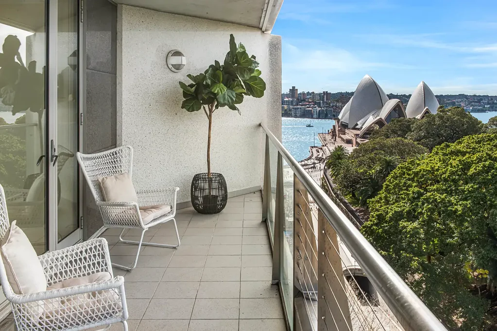 Sydney 3침실 Iconic Views, Timeless Elegance – A Rare Offering at Quay Grand